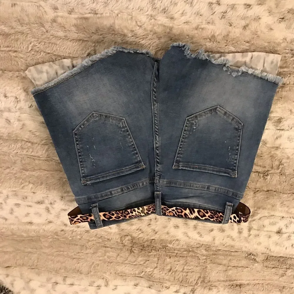 𝅺: : New Cut Off Denim Leopard Print Shorts : :